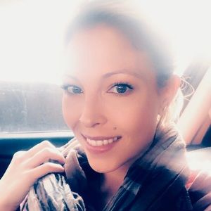 Meet your Posher, Dana